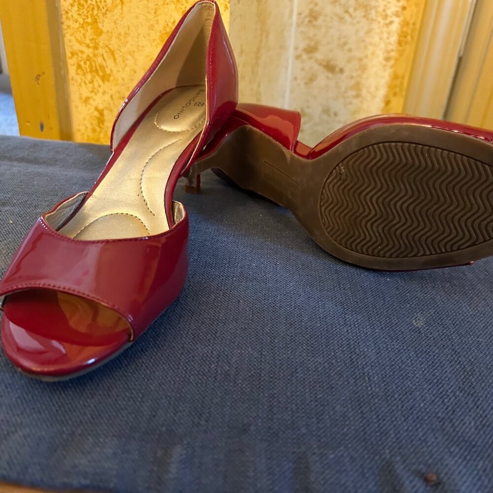 Bandolino  Red patent  peep toe pumps - Picture 6 of 6